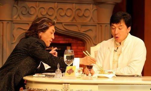 在娱乐节目吃瓜,从节目造假到明星争议，吃瓜群众如何看综艺乱象