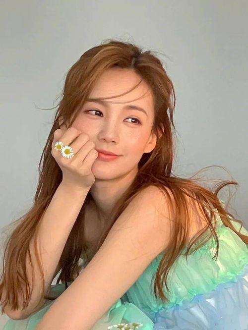 李一桐娱乐吃瓜,娱乐圈的“瓜田皇后”,从争议到实力派小花 第2张 李一桐娱乐吃瓜,娱乐圈的“瓜田皇后”,从争议到实力派小花 第2张