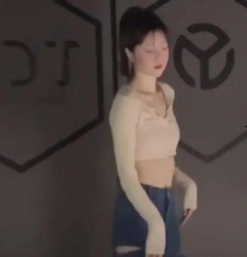 娱乐吃瓜酱沙发视频,揭秘网红幕后趣事 第2张 娱乐吃瓜酱沙发视频,揭秘网红幕后趣事 第2张