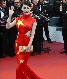娱乐吃瓜美女走红毯,美女明星们的时尚较量与尴尬瞬间 第2张 娱乐吃瓜美女走红毯,美女明星们的时尚较量与尴尬瞬间 第2张