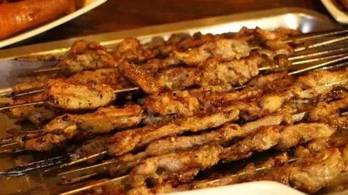娱乐吃瓜酱有人在吃烧烤,娱乐吃瓜酱见证美食狂欢  第2张