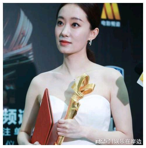 娱乐吃瓜张小斐,从爆红到争议,揭秘明星背后的故事 第3张 娱乐吃瓜张小斐,从爆红到争议,揭秘明星背后的故事 第3张