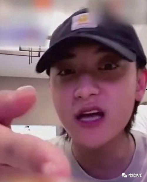 娱乐吃瓜粉丝探班,粉丝吃瓜背后的明星生活揭秘 第2张 娱乐吃瓜粉丝探班,粉丝吃瓜背后的明星生活揭秘 第2张