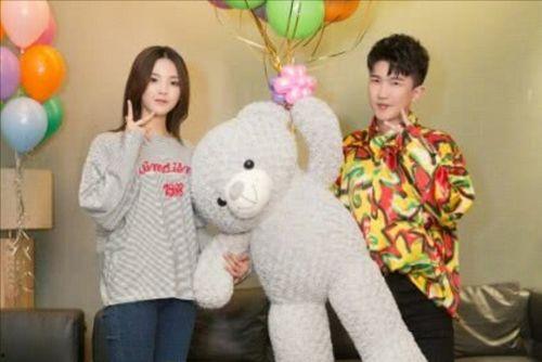 娱乐圈108吃瓜,揭秘明星幕后故事与热点事件 第2张 娱乐圈108吃瓜,揭秘明星幕后故事与热点事件 第2张