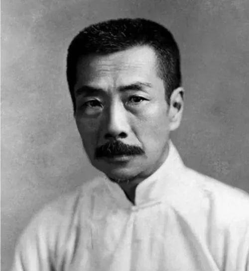 娱乐圈吃瓜鲁迅,鲁迅视角下的社会讽刺 第3张 娱乐圈吃瓜鲁迅,鲁迅视角下的社会讽刺 第3张