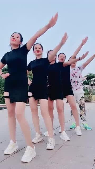 娱乐吃瓜女2号,揭秘娱乐圈幕后风云 第3张 娱乐吃瓜女2号,揭秘娱乐圈幕后风云 第3张