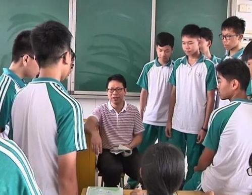上课传纸条吃瓜娱乐,揭秘学生们的“吃瓜”娱乐时光  第2张