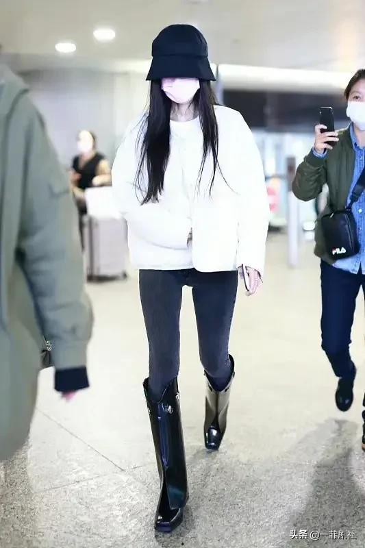 娱乐吃瓜酱白衣服,娱乐吃瓜酱带你揭秘娱乐圈幕后风云 第2张 娱乐吃瓜酱白衣服,娱乐吃瓜酱带你揭秘娱乐圈幕后风云 第2张