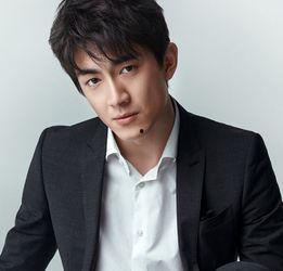 吃瓜娱乐间黄景,从吃瓜娱乐到实力派演员的蜕变之路 第3张 吃瓜娱乐间黄景,从吃瓜娱乐到实力派演员的蜕变之路 第3张